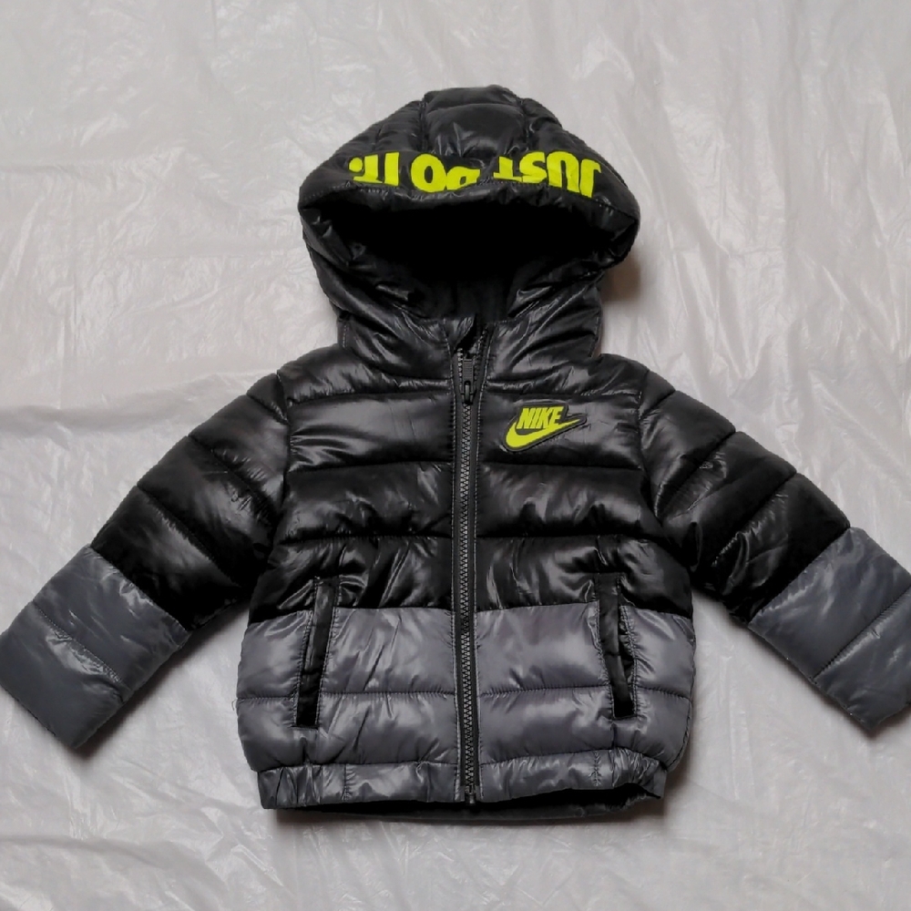 Nike Infant Boys Colorblock Puffer Winter Hooded Puffer Jacket Black Gray 12 Mon